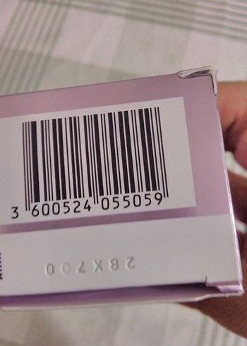 Beden L'Oréal Paris Revitalift Göz Serumu %2.5 Hyaluronik Asit