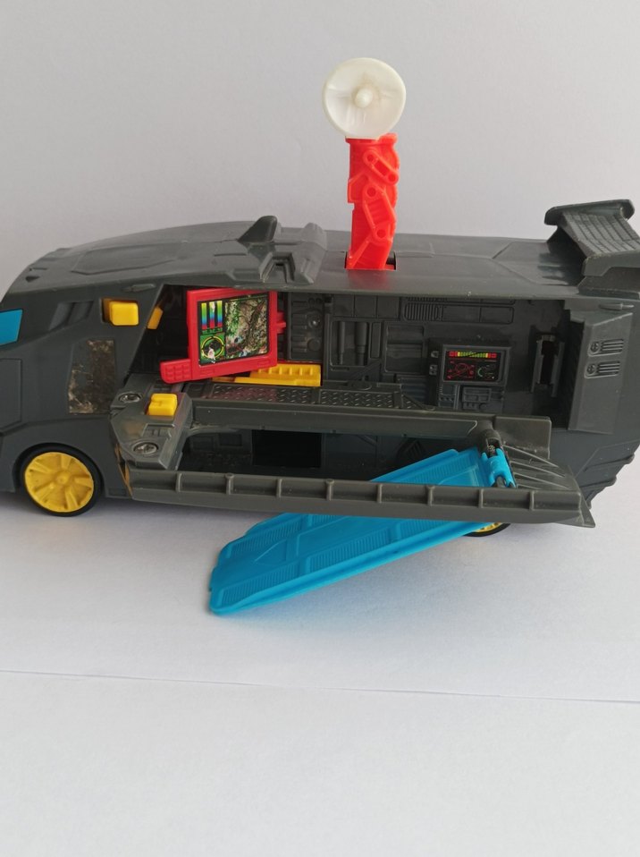 Mavi Renkli Oyuncak Araba - Görsel 4