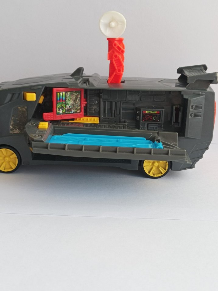 Mavi Renkli Oyuncak Araba - Görsel 3