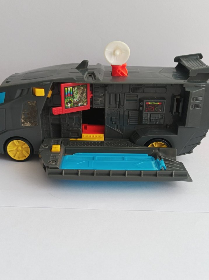 Mavi Renkli Oyuncak Araba - Görsel 2