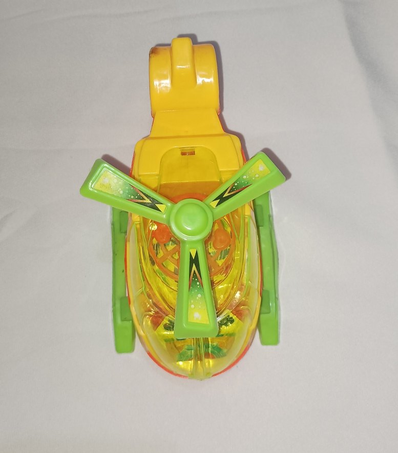 Renkli Oyuncak Helikopter - Görsel 3