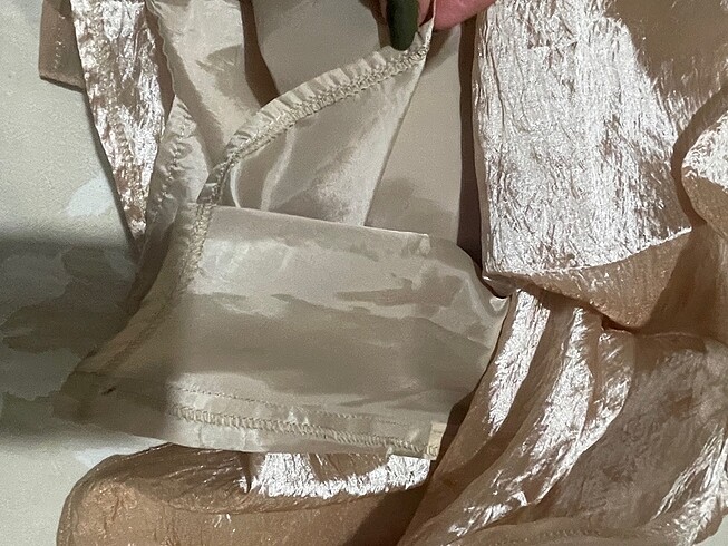 s Beden altın Renk Gusto marka parlak elbise
