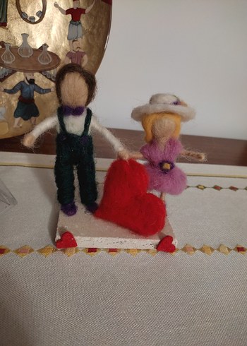 Kırmızı Kalpli Renkli Keçe Bebekler - Görsel 2