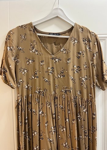 Bej Çiçekli Uzun Kadın Elbise - Görsel 3