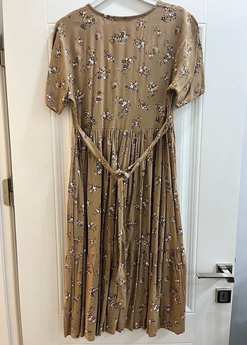 Bej Çiçekli Uzun Kadın Elbise - Görsel 2
