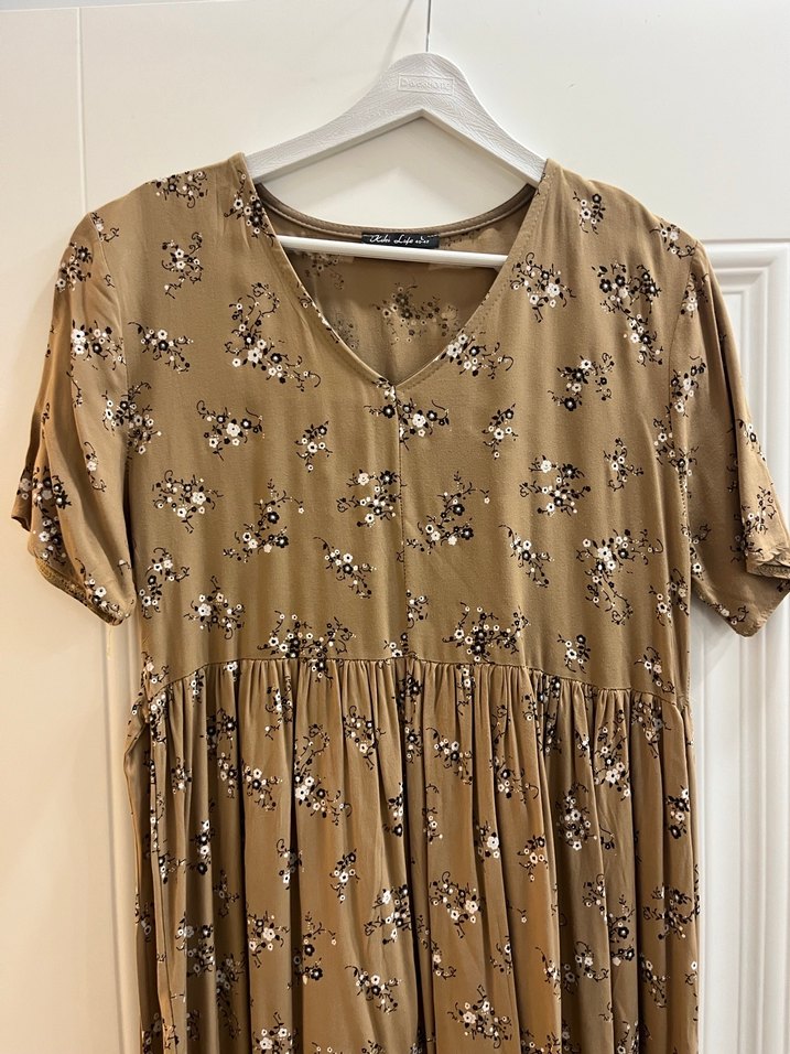 Bej Çiçekli Uzun Kadın Elbise - Görsel 3