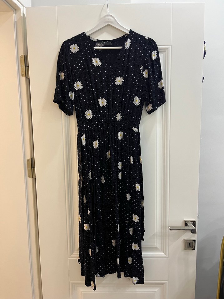 Siyah Papatya Desenli Uzun Elbise - Görsel 3