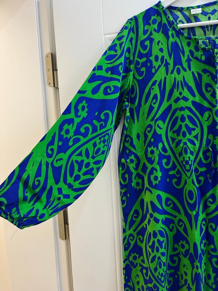 Renkli V Yaka Uzun Salaş Kadın Elbise - Görsel 3