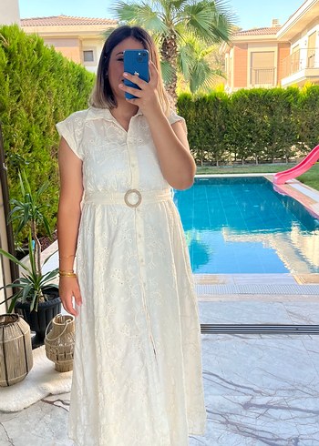 s Beden Nakışlı Beyaz Kemerli Bohem Midi Elbise