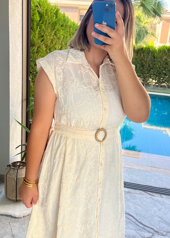 Nakışlı Beyaz Kemerli Bohem Midi Elbise