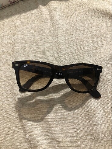 Ray-Ban