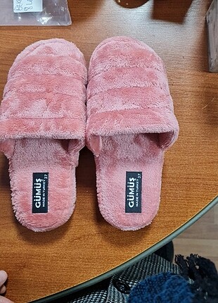 Pembe Peluş Ev terliği