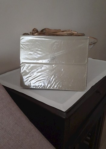 Adidas Minimalist Krem Kapakli El Cantasi