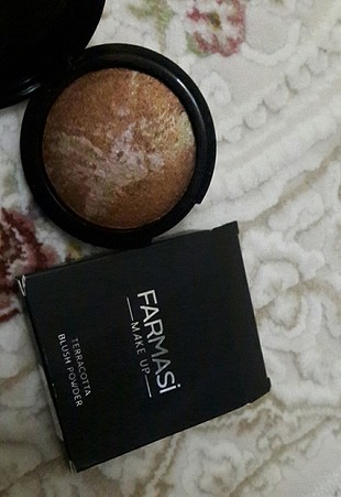 Farmasi terracotta pudra 