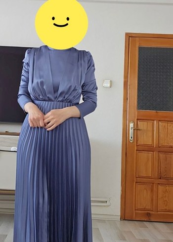 Diğer Mavi Pilili Uzun Abiye Elbise