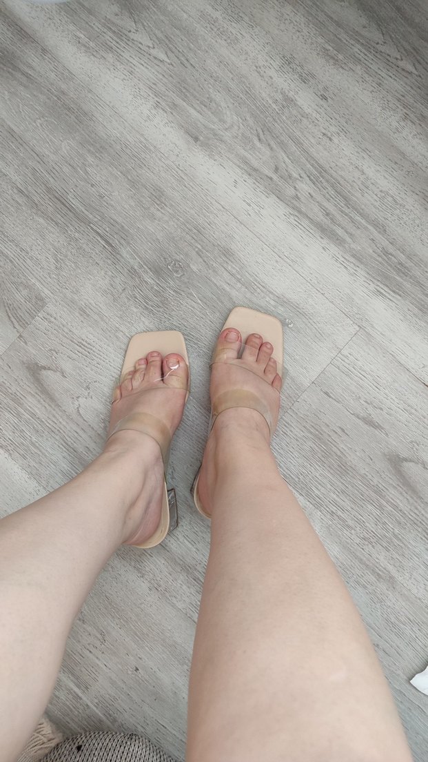 Şeffaf Bantlı Bej Stiletto Terlik - Görsel 3