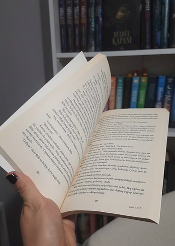  Beden Renk Stephen King - Göz (Carrie) Roman