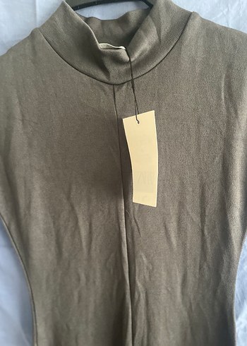 Kolsuz Yüksek Yaka Bej Midi Elbise - Görsel 2