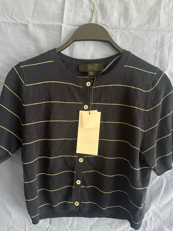 Zara Siyah Düğmeli Kısa Kollu Hırka - Görsel 3