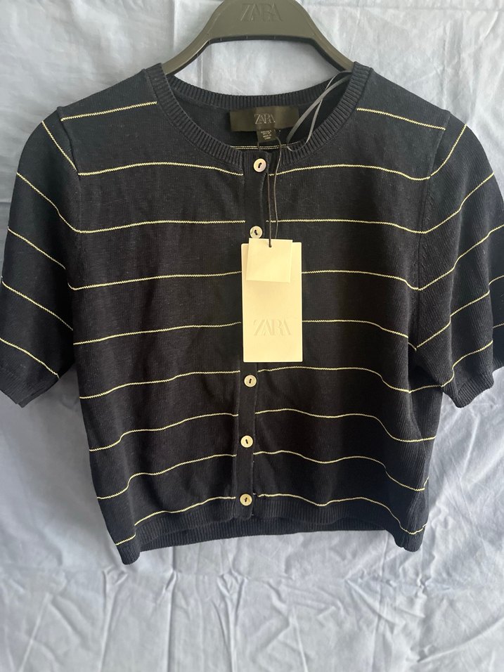 Zara Siyah Düğmeli Kısa Kollu Hırka - Görsel 2