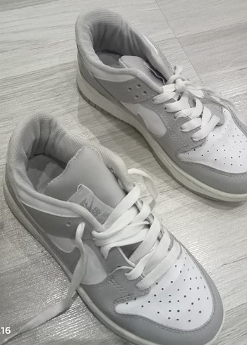 Gri Bağcıklı Kadın Spor Ayakkabı - Görsel 3