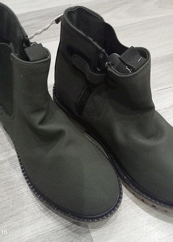 Erkek çocuk bot - Görsel 2