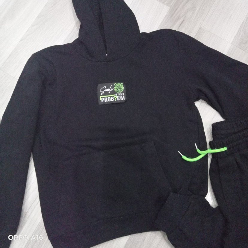 Siyah Erkek Çocuk Kapüşonlu Sweatshirt ve Eşofman - Görsel 3