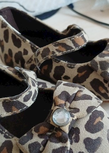 Gymboree Kız Çocuk Leopar Desenli Tokalı Babet