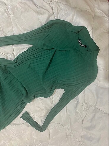 Zara zümrüt yeşili midi boy balıkçı yaka Zara elbise