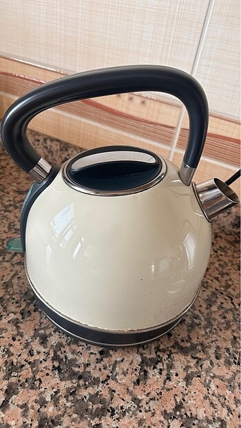 Krem rengi Kettle