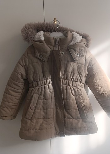 Kız Çocuk Bej Kürklü Kapüşonlu Mont - Görsel 4
