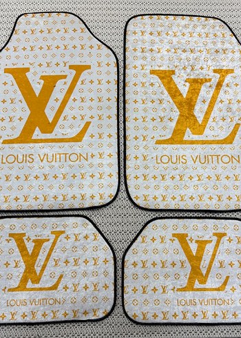 Altın Renkli Louis Vuitton BASKILI OTO PASPAS
