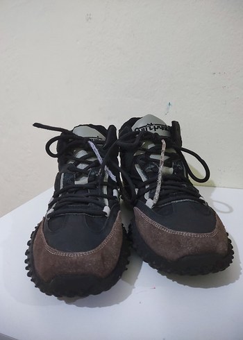 Diğer Siyah Kahve Marjinal Tasarim Tirtikli Sneaker Bot 39 Numara
