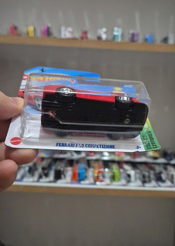 Beden Renk Hot Wheels Kırmızı Ferrari F40 Oyuncak Araba