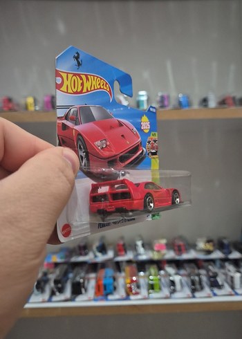 Hot Wheels Kırmızı Ferrari F40 Oyuncak Araba