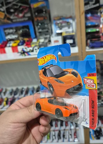 Parlak Turuncu Hot Wheels Tesla Roadster Oyuncak Araba