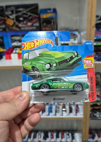 Parlak Yeşil '81 Camaro Oyuncak Araba