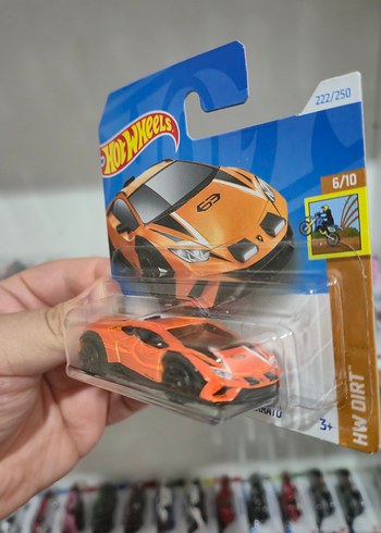 Beden Hot Wheels Turuncu Lamborghini Oyuncak Araba