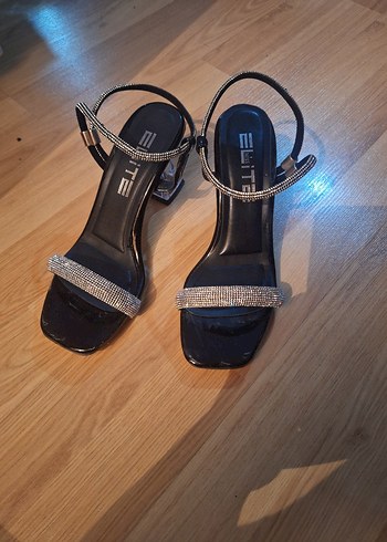 Diğer Siyah Parlak Yılan Desenli Stiletto Topuklu Kadın Ayakkabı