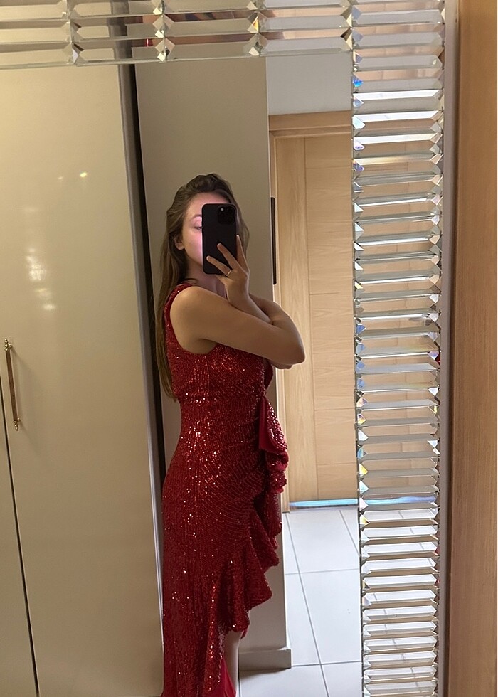 Kırmızı şık elbise - Görsel 3