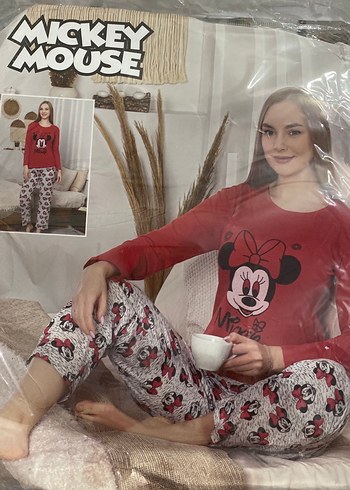 Kırmızı Mickey Mouse Desenli Kadın Pijama Takımı