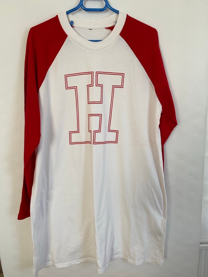 Kırmızı Kollu Beyaz Spor Tunik - Görsel 4