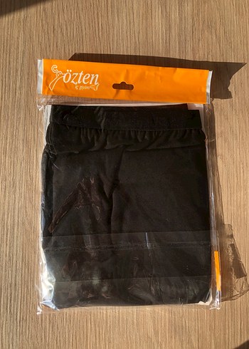 Diğer Özten Siyah Kemerli İz Yapmaz Mini Tayt