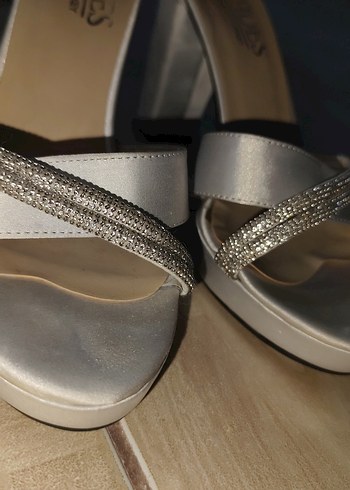 Beyaz saten Yüksek Topuklu gelin  Ayakkabısı yeni hiç giyilmedi - Görsel 4