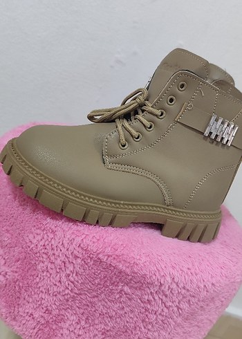 Kahverengi Süet Tokalı Blok Topuk Kadın Bot - Görsel 3