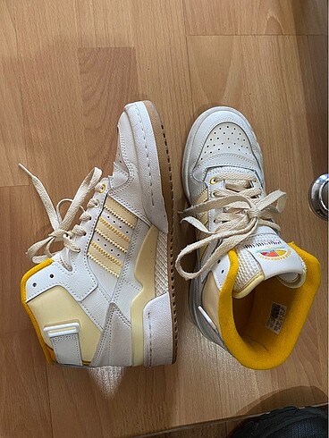 adidas forum mid unisex beyaz sarı spor ayakkabı