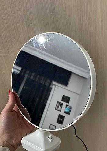 Beyaz Yuvarlak Masaüstü Makyaj Aynası
