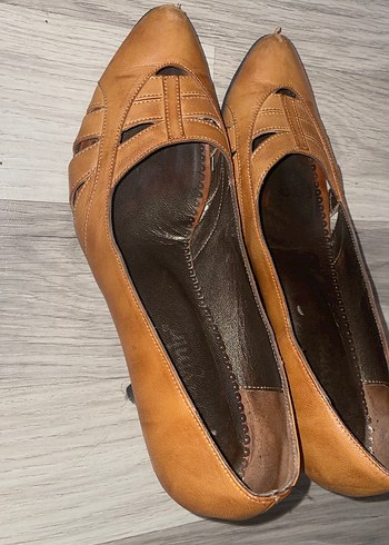 Ann Taylor Bej Deri Kadın Dolgu Topuklu Kemerli Ayakkabı