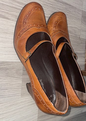 38 Beden Kahverengi Vintage Kadın Deri Topuklu Ayakkabı