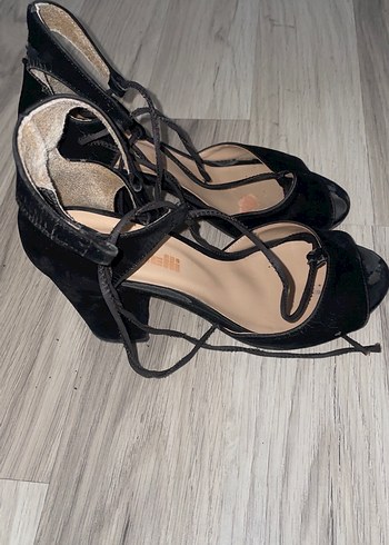 Diğer Siyah Süet Bağcıklı Stiletto Topuklu Kadın Ayakkabı